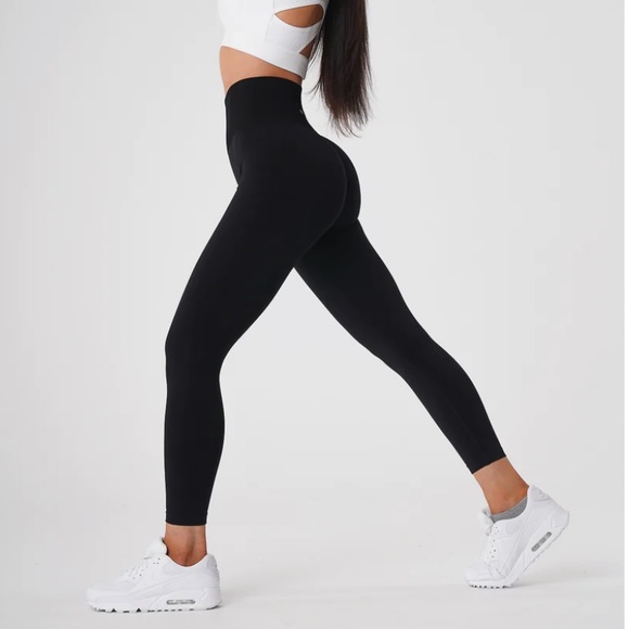 NVGTN Black Solid Seamless Leggings Tight LARGE MINT! - Picture 4 of 9